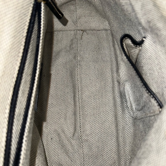 Dooney &Bourke Elegant Black Patterned Crossbody Bag - Picture 10 of 13